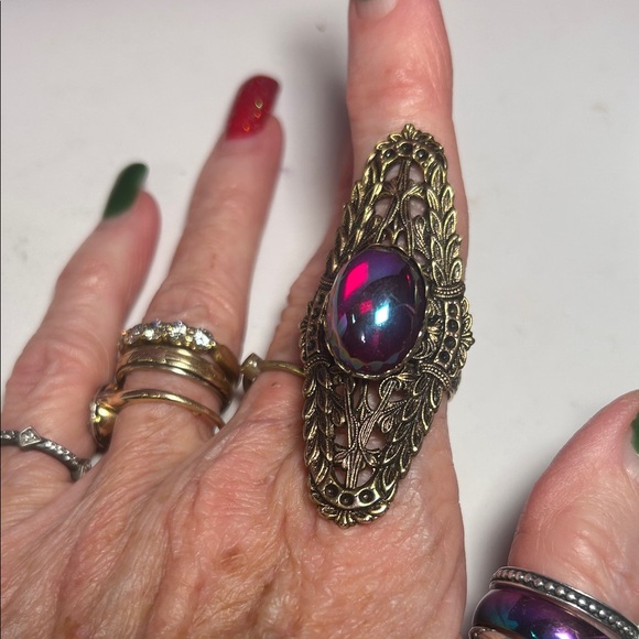 Elegant Purple Stone Antique Ring - Picture 5 of 11